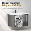 Bề mặt sơn tĩnh điện màu xám trên thân tủ lavabo nhôm Eurolife BLV-AL19, kết hợp cánh giả đá trắng xám và sọc dọc