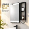 Kệ gương mở độc lập hai tầng màu đen Eurolife BLV-AL21 đặt cạnh gương LED cảm ứng, thiết kế đáy cong.