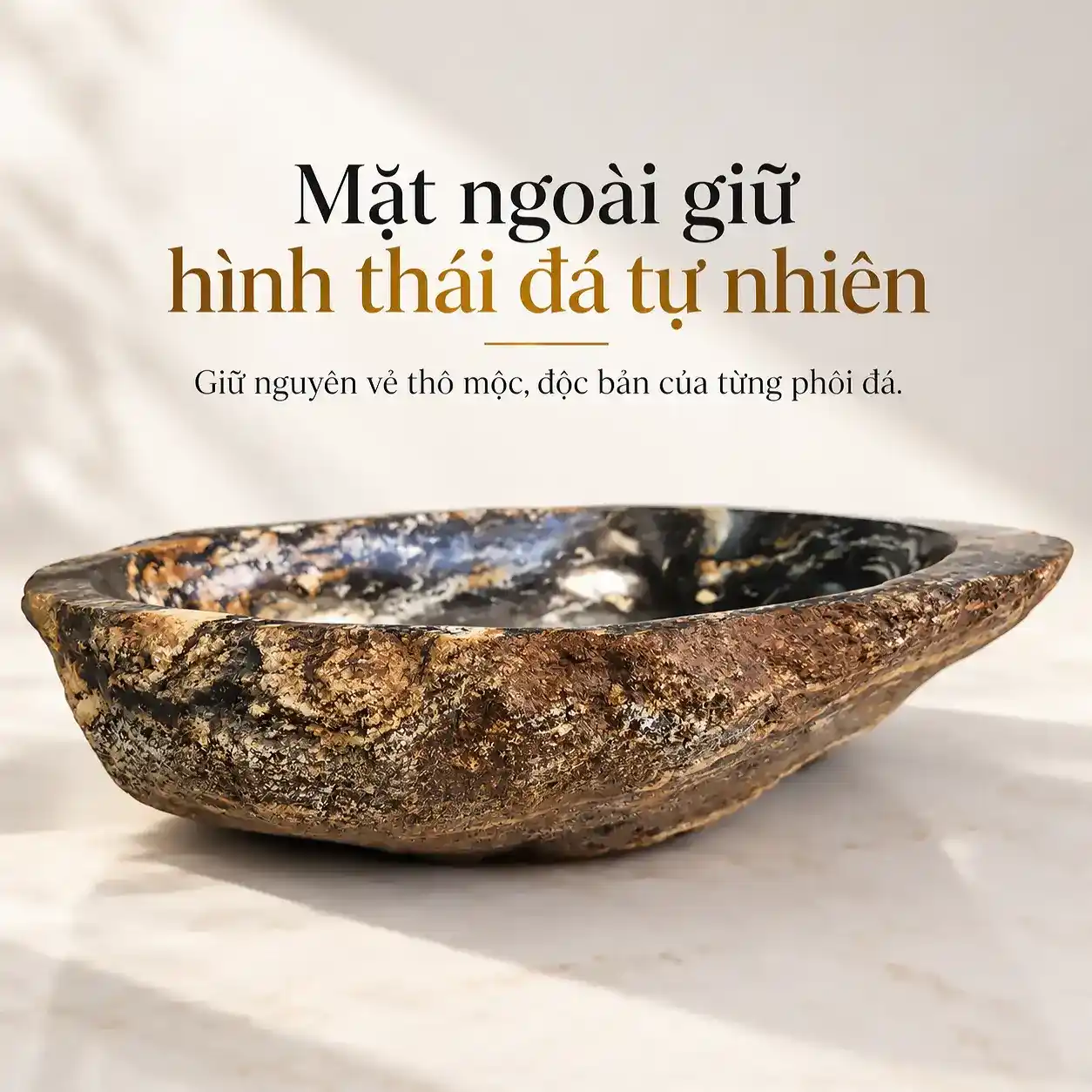 Mặt ngoài chậu đá cuội Eurolife LVB-DTN4150 giữ hình thái phôi đá tự nhiên và kết cấu thô mộc
