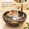Vẻ đẹp chậu lavabo đá cuội tròn Eurolife LVB-DTR4040 nguyên khối với vân đá tự nhiên và vòi cổ điển màu đồng